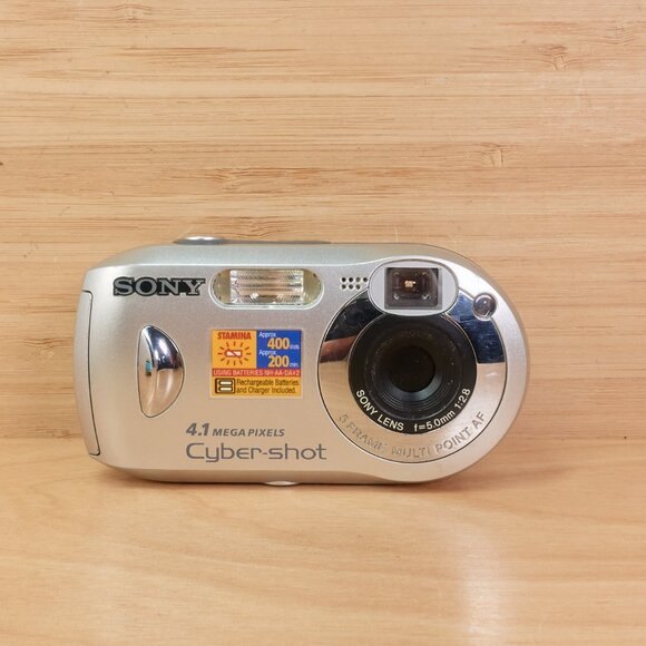 Vintage Sony Cyber-Shot DSC-P43 4.1MP Digital Camera / Made in Japan - Picture 1 of 8